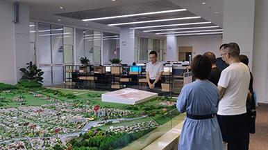 底部图